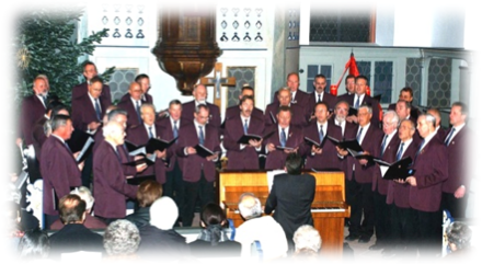 Der Männerchor beim Weihnachtskonzert in der evangelischen Kirche Diedenbergen